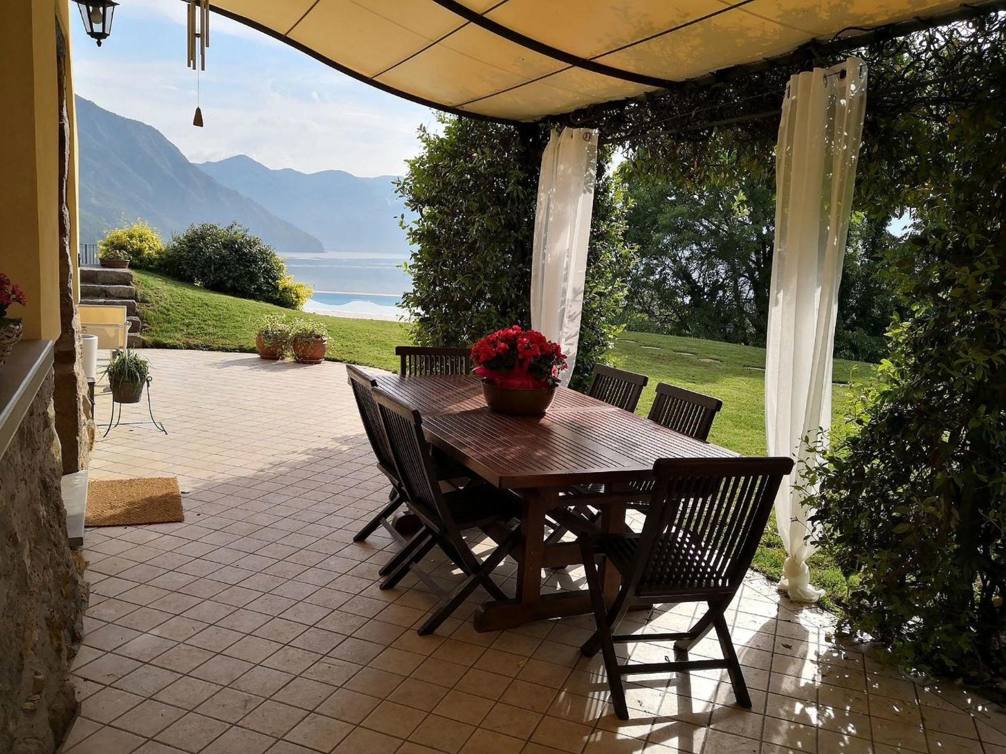 Villa In Pisogne With Pool Garden And Lake View Екстер'єр фото