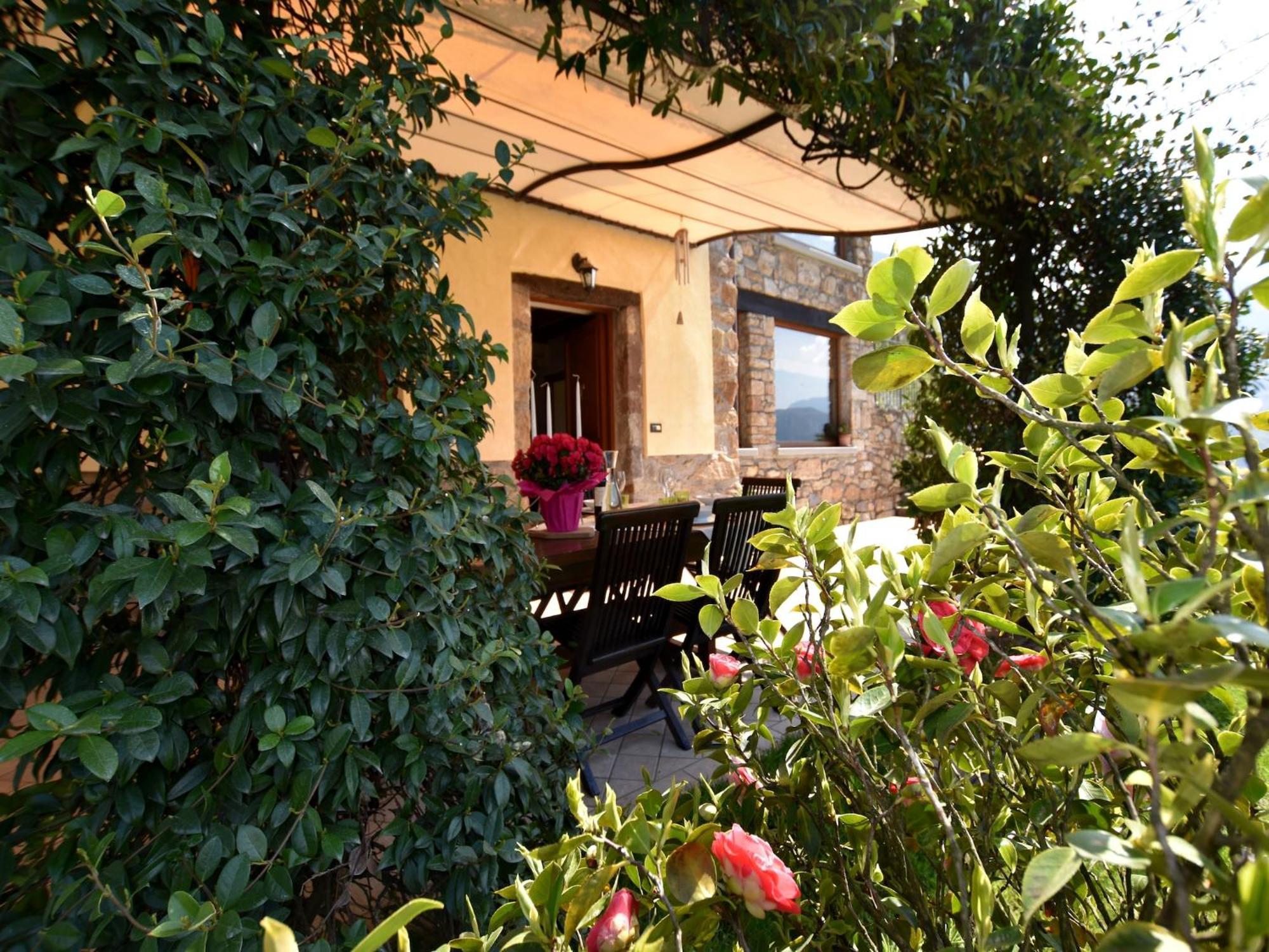 Villa In Pisogne With Pool Garden And Lake View Екстер'єр фото