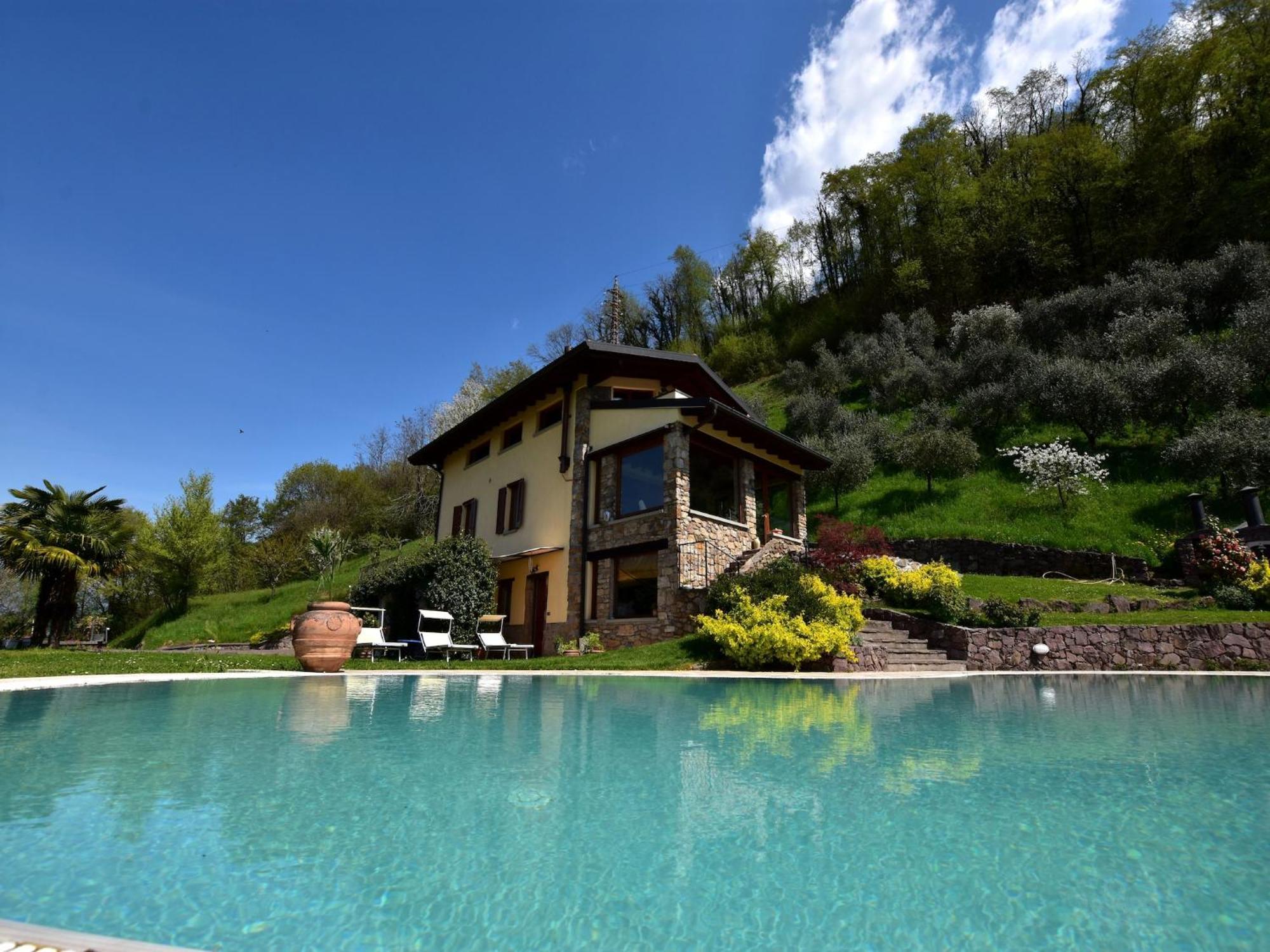 Villa In Pisogne With Pool Garden And Lake View Екстер'єр фото